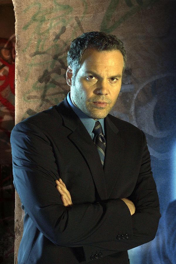 Představitel oblíbeného detektiva ztloustnul pro roli 32 kilo. A kvůli švábovi neohýbal nohy - fotka 1/1