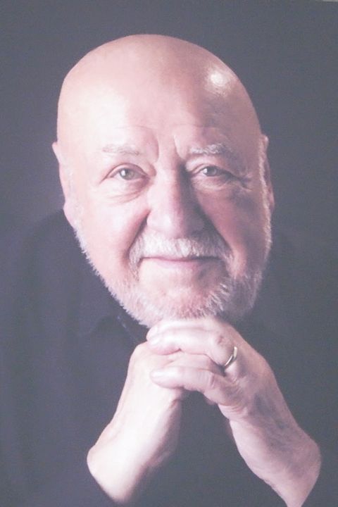 Poslední rozloučení s kapelníkem Václavem Hybšem: Rudé růže od Felixe Slováčka, dojatá Absolonová a další slavné tváře