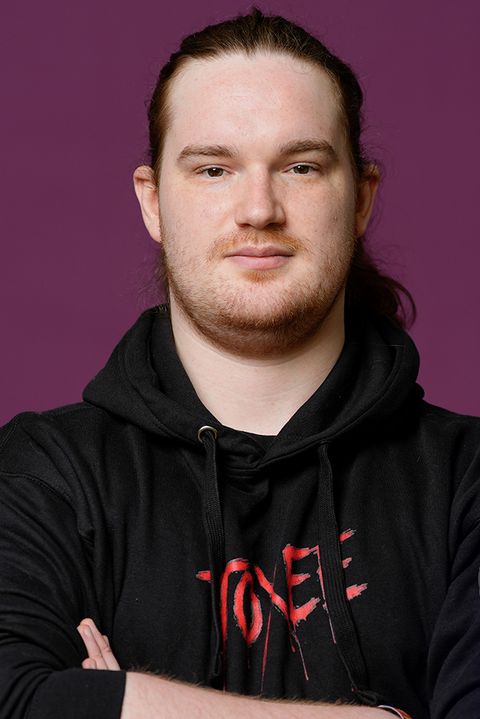 Jako první to věděla máma. Toxiee řekl, jak vypadá práce komparzisty v erotické branži. A prásknul, kolik si vydělá! 