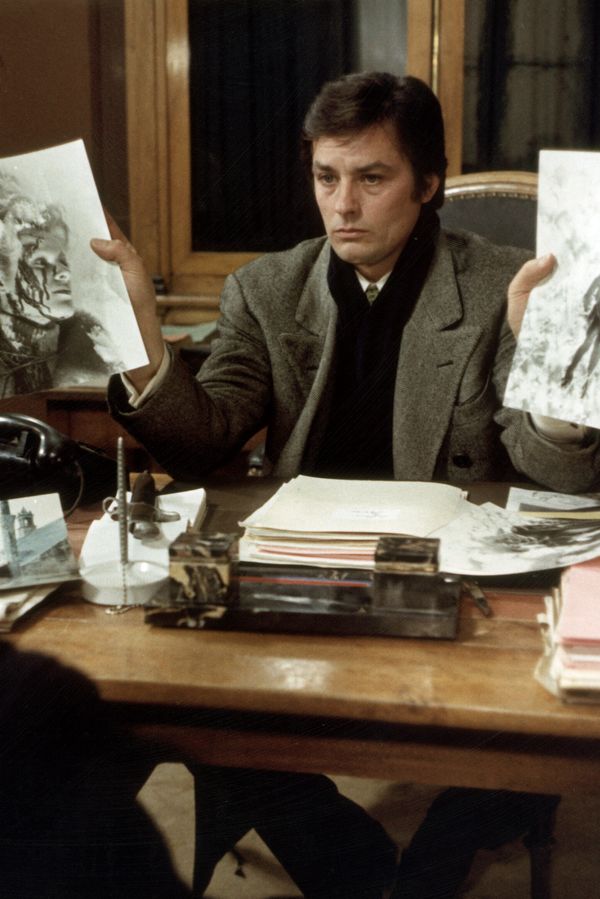 Alfa samec Delon se s režisérem Chapotem neustále hádal. Za trest dostal konfekci - fotka 1/1