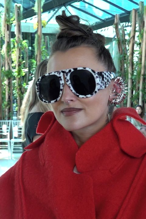 Sharlota oblékla extravagantní outfit za 2 tisíce, bisexuální kráska ukázala prsa: Takhle vypadal třetí den pražské módy