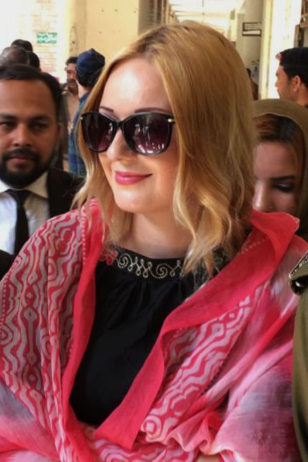 Bývalá pašeračka Tereza Hlůšková. Seděla v pákistánském vězení, teď je vzornou maminkou. Pochlubila se synem - fotka 1/1