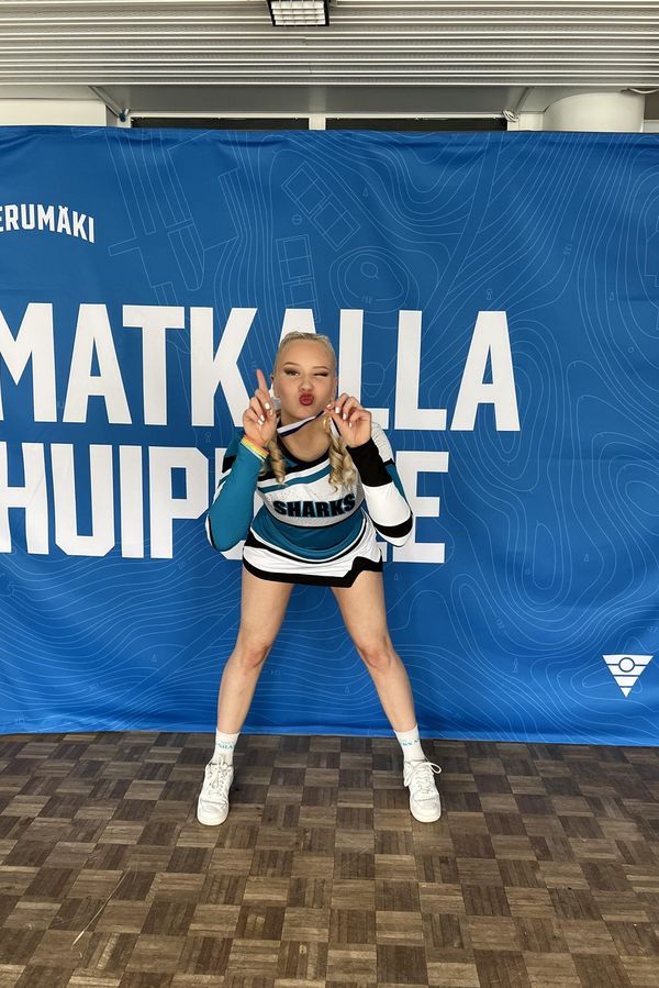 V 16 letech šla k lékaři s bolestí břicha a přišel šok. Dnes čelí hejtu, ale tvrdí, že žije nejlepší život - fotka 1/1