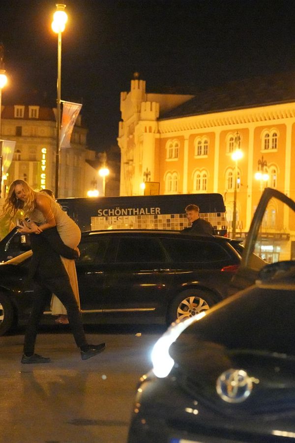 Bujaré odchody z Miss do nočního klubu: Jágr měl druhé Vánoce, když miliardář Křetínský nosil v náručí krásnou modelku - fotka 1/1