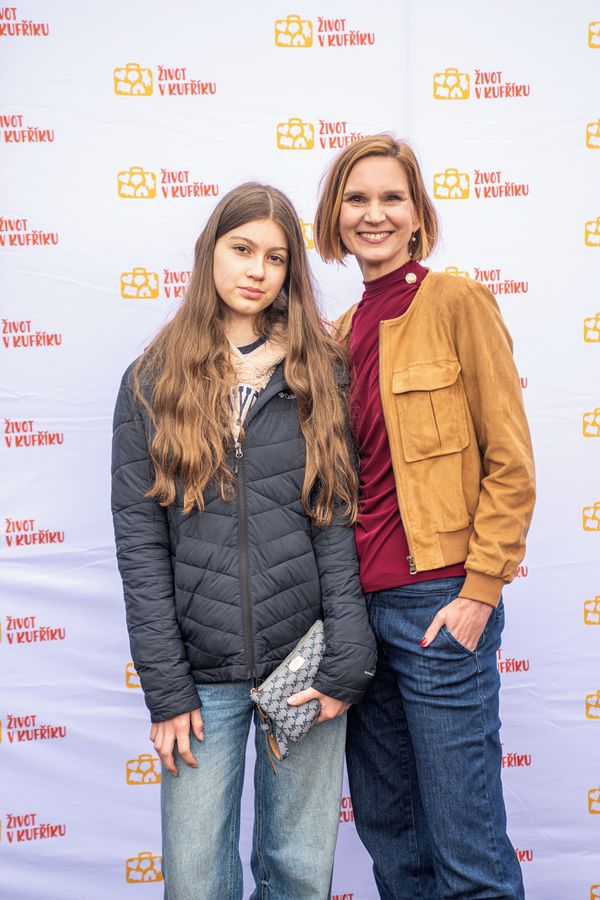 Dagmar Honsová se pochlubila mladší dcerou: Julie (13) už maminku dorůstá. Takhle jí to sluší - fotka 1/1