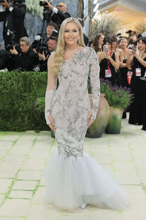 Lindsey Vonn to dokázala! Poprvé od nehody překonala bez berlí celé schodiště. Dojala fanoušky i hosty Met Gala