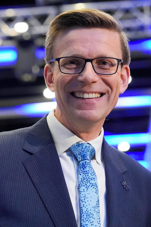 Exministr Kupka vyrazil na kolo a píchl. Mnohem víc se ale řešil jeho doprovod. Manželka nebude ráda - fotka 1/1