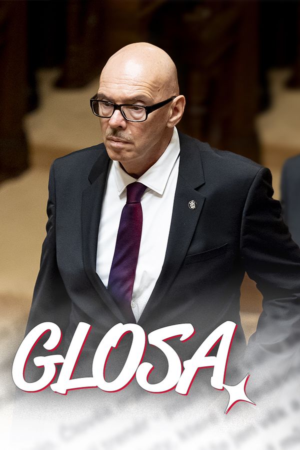 Glosa: Jé, vidím dva Klempíře! Tak strašně jsme naštěstí nedopadli, to se jen pan poslanec ožral - fotka 1/1
