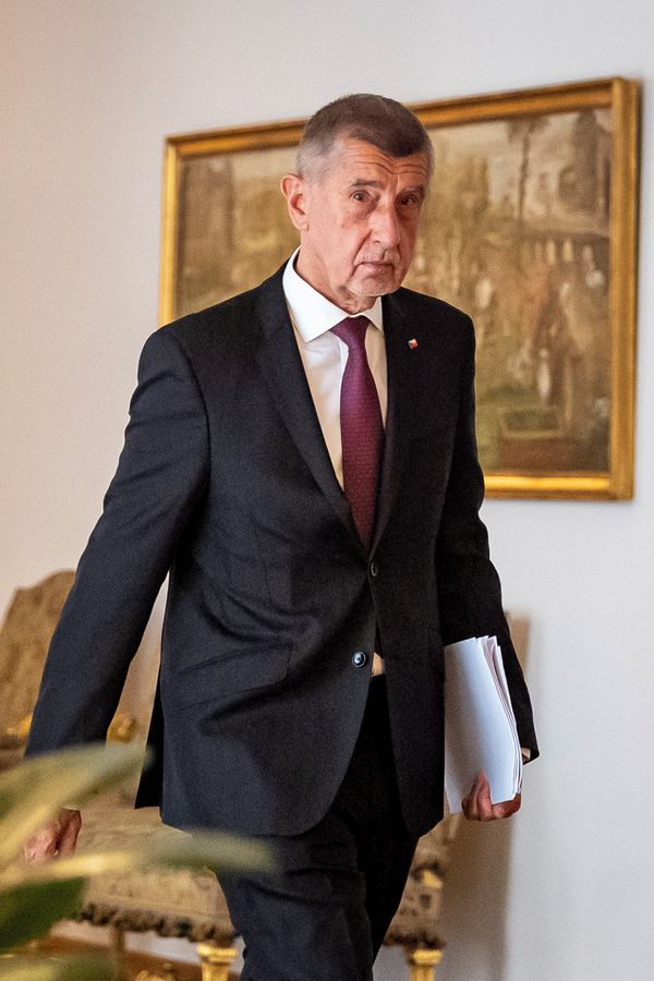 Andrej Babiš vytasil davy migrantů ve španělské enklávě: Vem si glóbus a najdi Ceutu, vzkázali mu. To neměli dělat - fotka 1/1