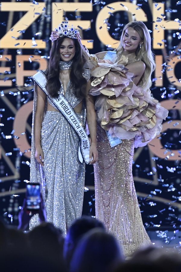 Česko má novou královnu krásy! Miss Czech republic se stala brunetka Lucie Pisková. Má nový nos a naprosto dokonalé tělo - fotka 1/1