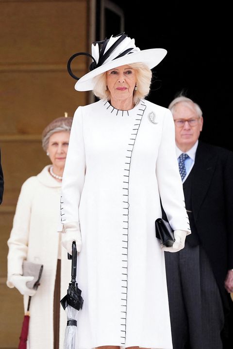 Takhle skvěle ještě nikdy nevypadala! Královna Camilla zabodovala svým luxusním outfitem na zahradní slavnosti