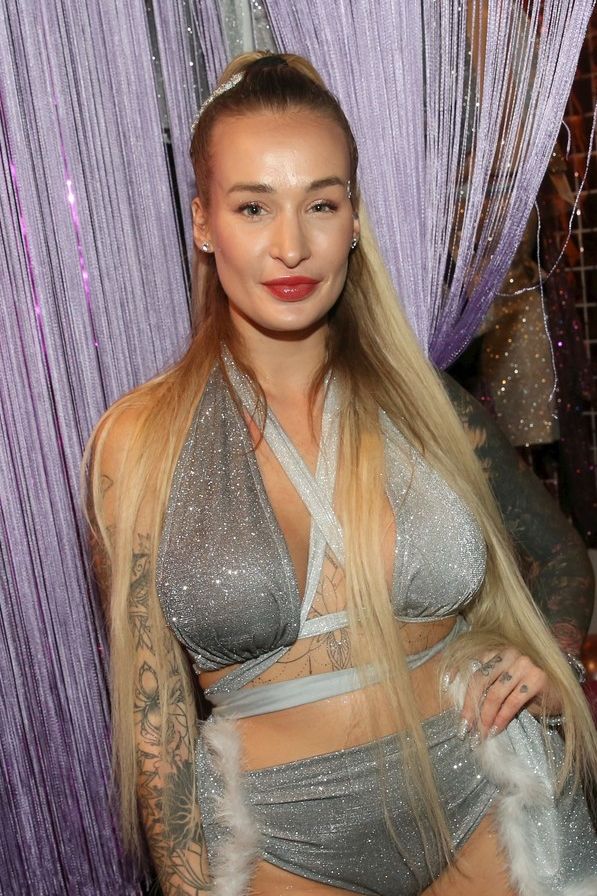 Fanoušci ji nepoznávají! Exherečka lechtivých filmů Daisy Lee prošla velkou proměnou. Ukázala tělo 9 měsíců po porodu - fotka 1/1