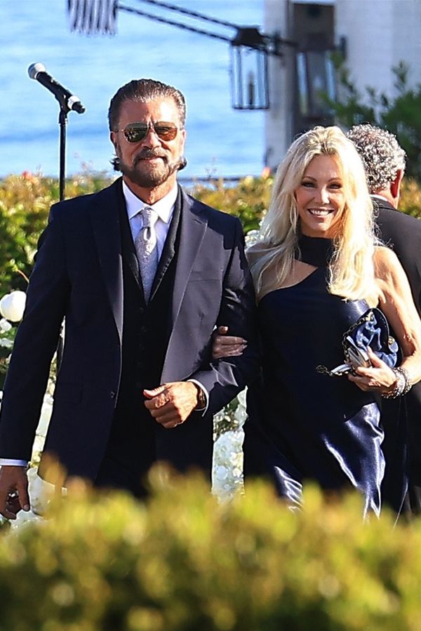 Těm to spolu sluší! Heather Locklear vzala Odpadlíka Lamase na svatbu své krásné dcery - fotka 1/1