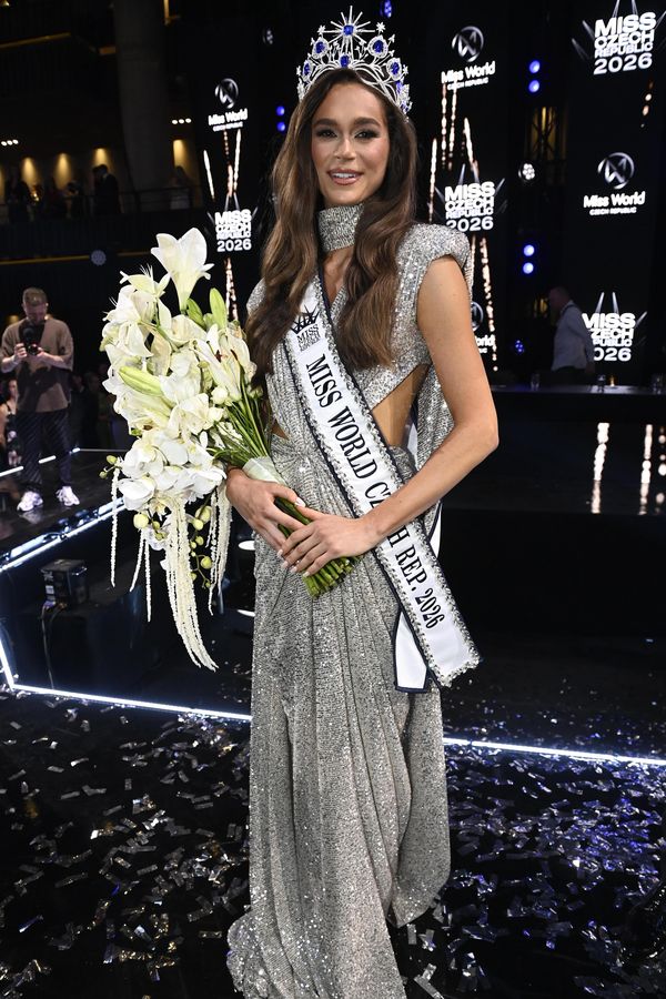Česko má novou královnu krásy! Miss Czech republic se stala brunetka Lucie Pisková. Má nový nos a naprosto dokonalé tělo - fotka 1/1