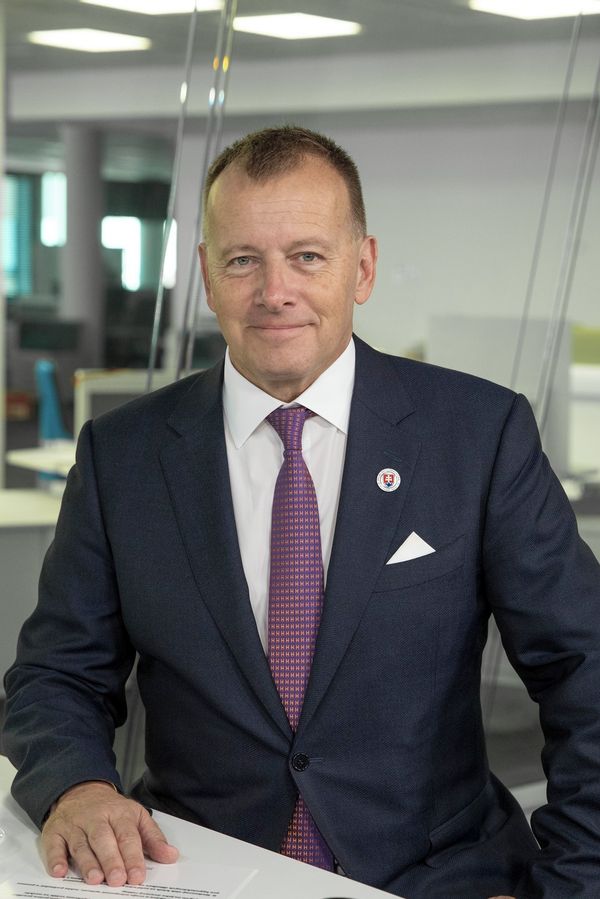 Boris Kollár je osmnáctinásobným otcem: Politik má další dceru s krásnou Ludmilou. Za porod prý dostala dvě luxusní auta - fotka 1/1