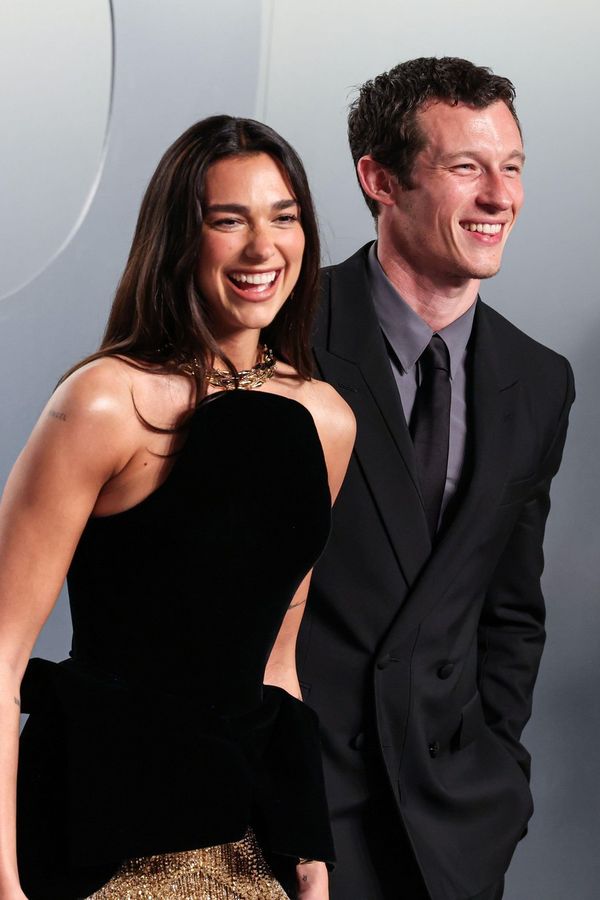 Dua Lipa se vdala za hollywoodského fešáka: Lidé by si jich na úřadě ani nevšimli. Teď se ale chystá něco velkého!  - fotka 1/1