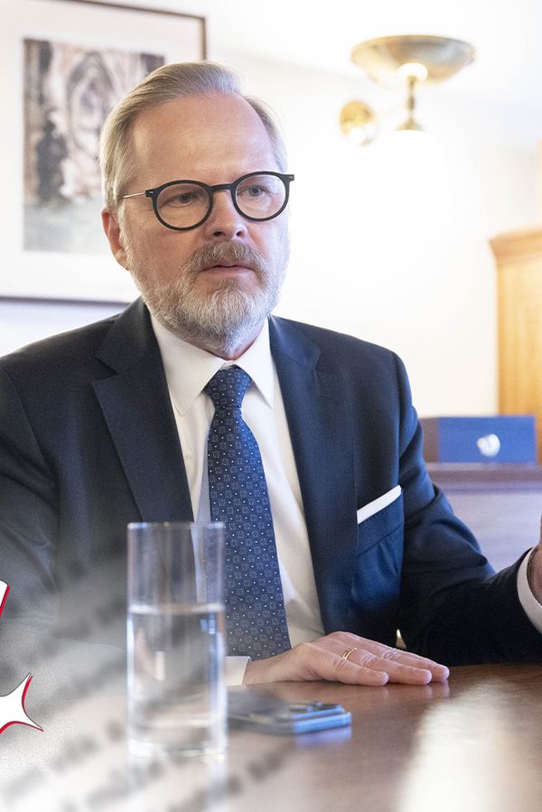 Glosa: Krutá pravda. Petr Fiala se ohlédl za minulostí a hned ho přešly fórky  - fotka 1/1