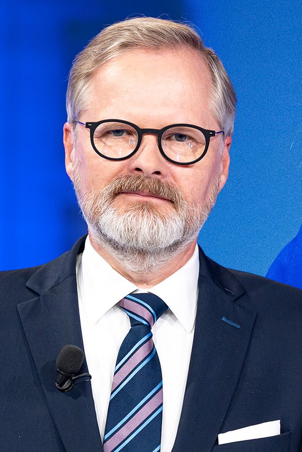 Vezměte si koště, vypálil na Schillerovou expremiér Fiala: Takhle ministryni ještě neponížil. Jen lapala po dechu  - fotka 1/1