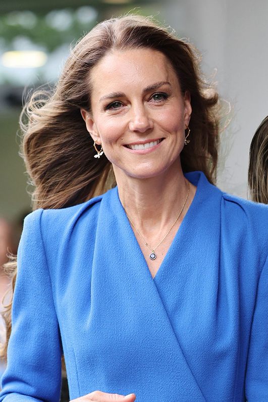 Záběry, ze kterých mrazí. Princezna Kate pomohla mladé mamince ukončit léčbu rakoviny. Těžko zadržovala slzy  - fotka 1/1