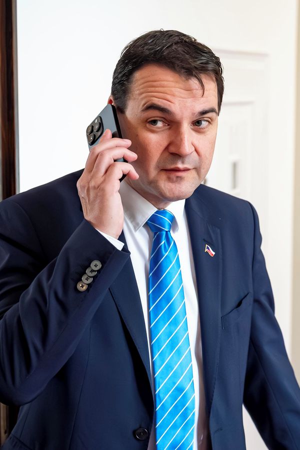 Macinka se kvůli prezidentovi utrhl z řetězu: Je to ubožák, vypálil Zdechovský. Nerudová a Rakušan zašli ještě dál  - fotka 1/1