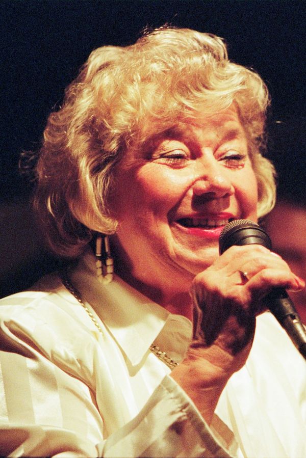 Duet s ní směl nazpívat Karel Gott, její syn se ale stal ještě slavnějším. Vlasta Průchová (†79) okouzlila i prezidenta - fotka 1/1