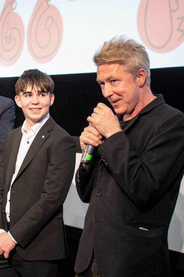Hvězda Hry o trůny ve Zlíně: Takhle teď vypadá lord Malíček, slavný irský herec Aidan Gillen - fotka 1/1