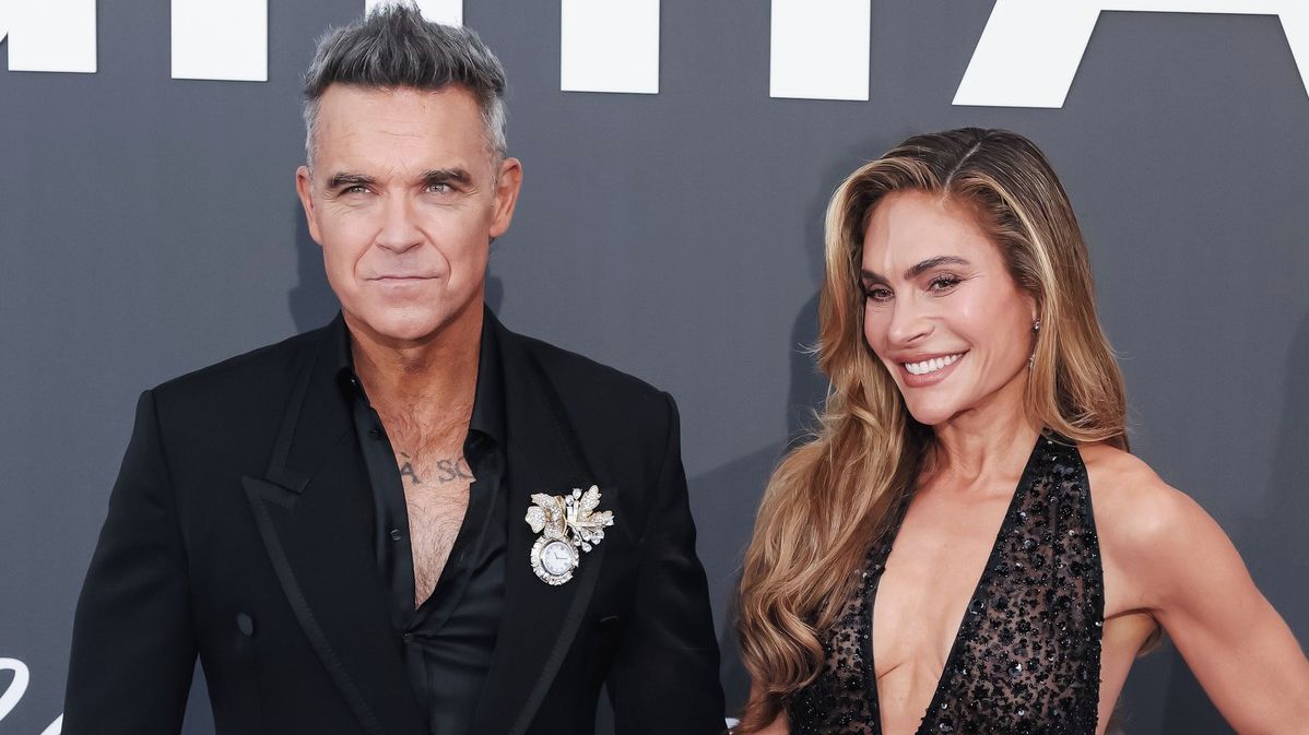 Robbie Williams se po užívání ozempicu ukázal ve slipech: Dělá tohle ještě něčí manžel? ptala se jeho překvapená žena