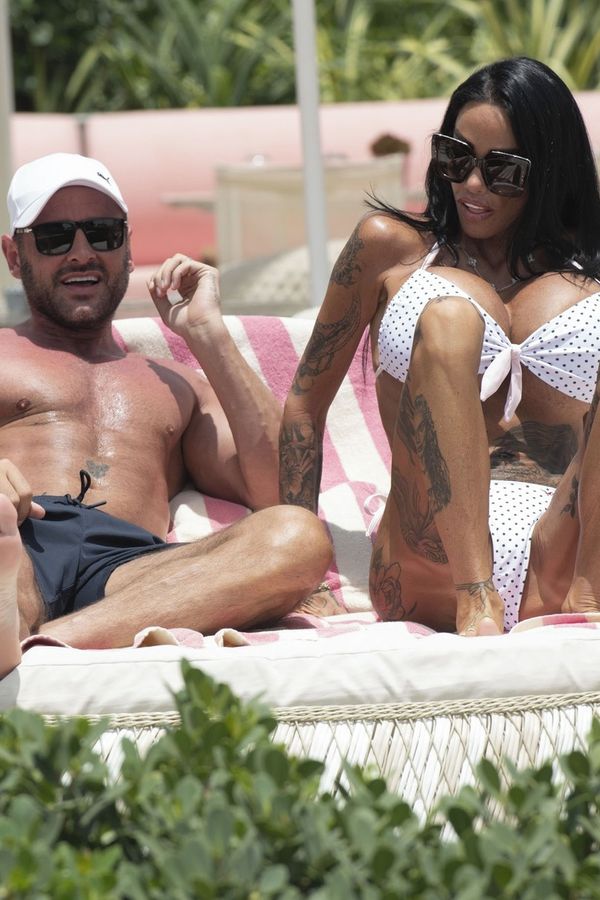 Manžela Katie Price zavřeli za podvody. Samozvaný milionář ji prosí, ať založí sbírku na jeho propuštění! - fotka 1/1