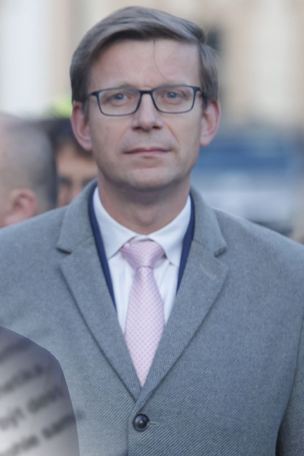 Glosa: Kontrola ukázala strašné věci. Padl mýtus o skvělém manažerovi ve Fialově vládě - fotka 1/1