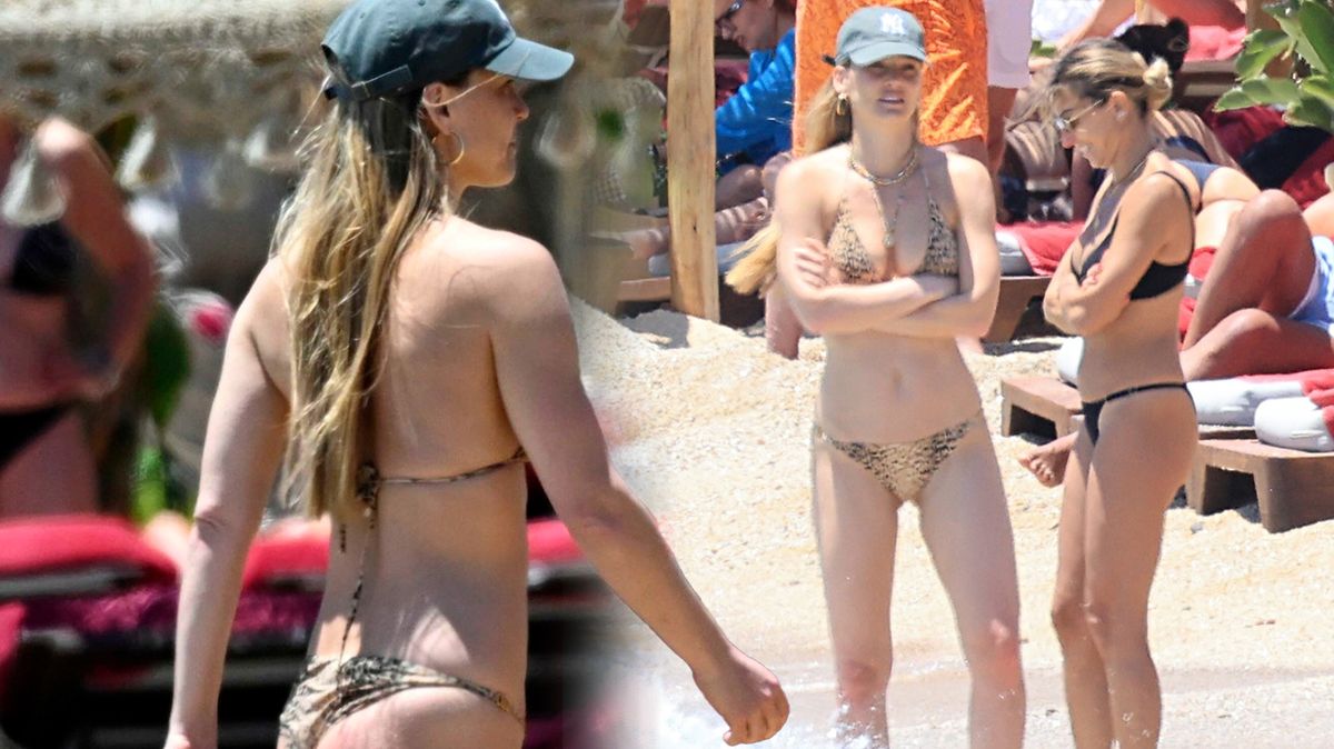 Je ti zima, Bar? Bývalka DiCapria vypadá na pláži jako teenagerka. A to má tři děti!