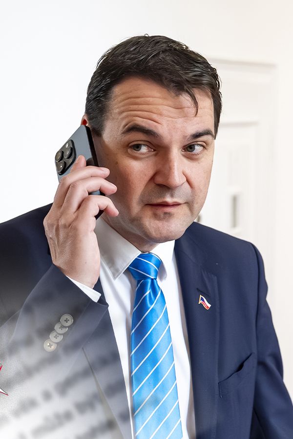Glosa: I drzý fracek má slabé místo. Víme, co zaručeně vytočí suveréna Macinku - fotka 1/1