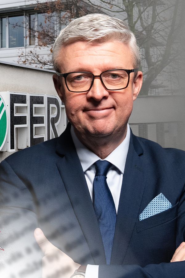 Glosa: Schíza ve slouhastánu. Věrný Havlíček nemá na vybranou, musí jít proti svému pánovi - fotka 1/1