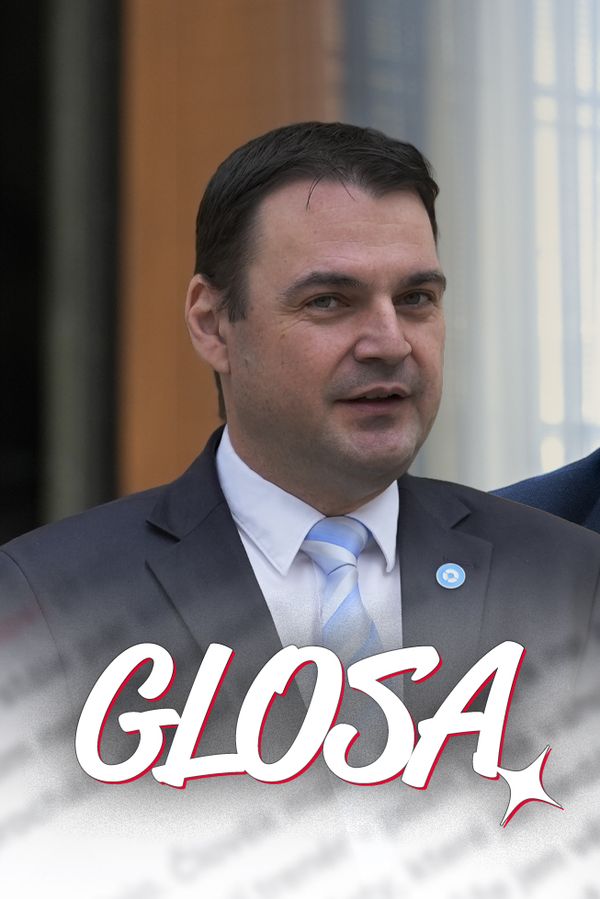 Glosa: Péťo Macinků, teď už ti zbývá jen jedno! Přestaň plakat v médiích, pochlap se a pak asi víš, co máš udělat  - fotka 1/1