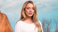 Víc se vyprsit nešlo. Sydney Sweeney rozpálila fanoušky ve spodním prádle. Odhalený zadeček v krajce málem nerozdýchali