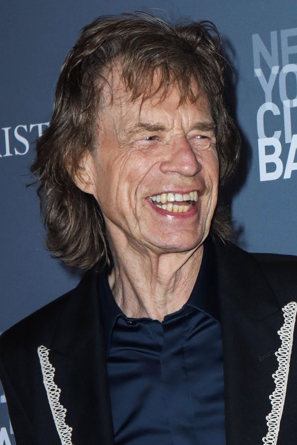 Pojď, dej dědovi pusinku. Mick Jagger a jeho o 44 let mladší snoubenka se kvůli intimní fotce stali terčem hejtů - fotka 1/1