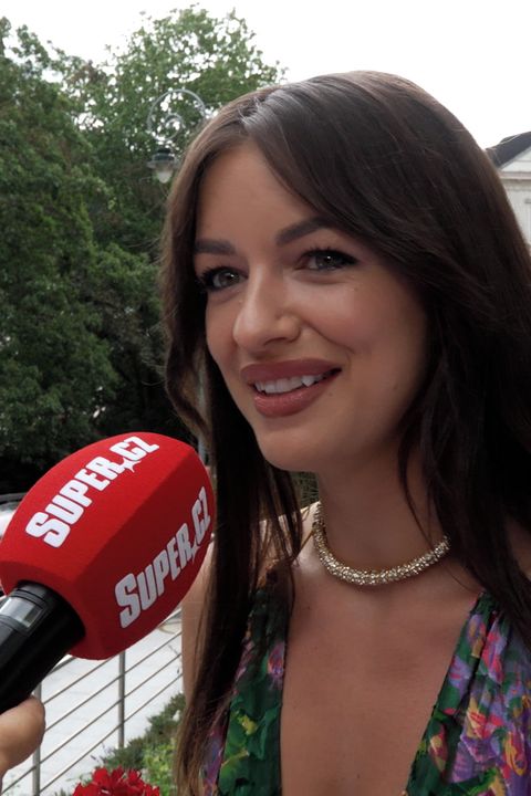 Jitka Boho bez podprsenky a s hodně odvážným výstřihem! Pánové, pozor, tohle tělo je po rozchodu s Langmajerem volné