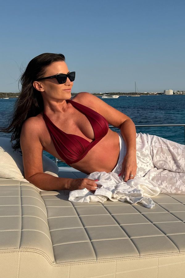 Gabriela Partyšová odhodila stud: Na luxusní jachtě svého miliardáře ukázala postavu v bikinách - fotka 1/1