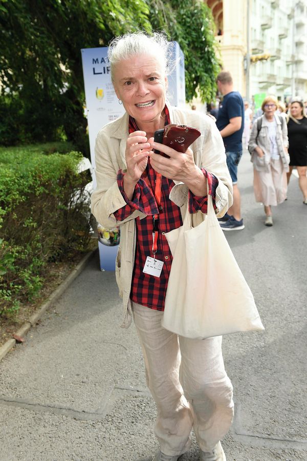 Zuzana Bydžovská se po delší době ukázala ve společnosti: Měla by to dělat častěji, všechny přítomné dostala  - fotka 1/1