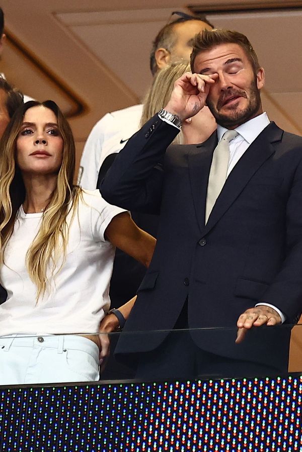 David Beckham slzel u anglické hymny, Victoria se u toho tvářila jako kakabus. A pak přišla ještě podivnější reakce… - fotka 1/1