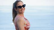 JLo na dovolené nechala nahlédnout do hloubky svého dekoltu. Takhle ukazovat prsa je fakt zoufalé, setřela ji veřejnost