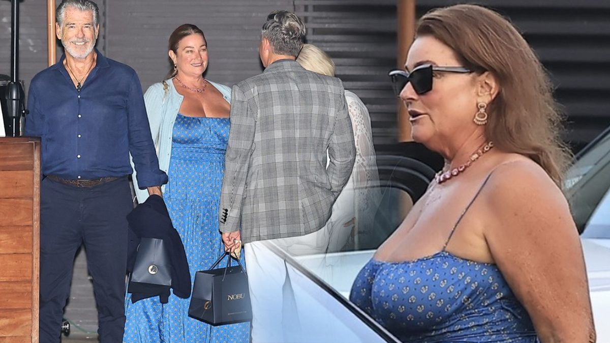 Páni, to je výstřih: Pierce Brosnan vzal manželku na další rande. Tentokrát do restaurace celebrit