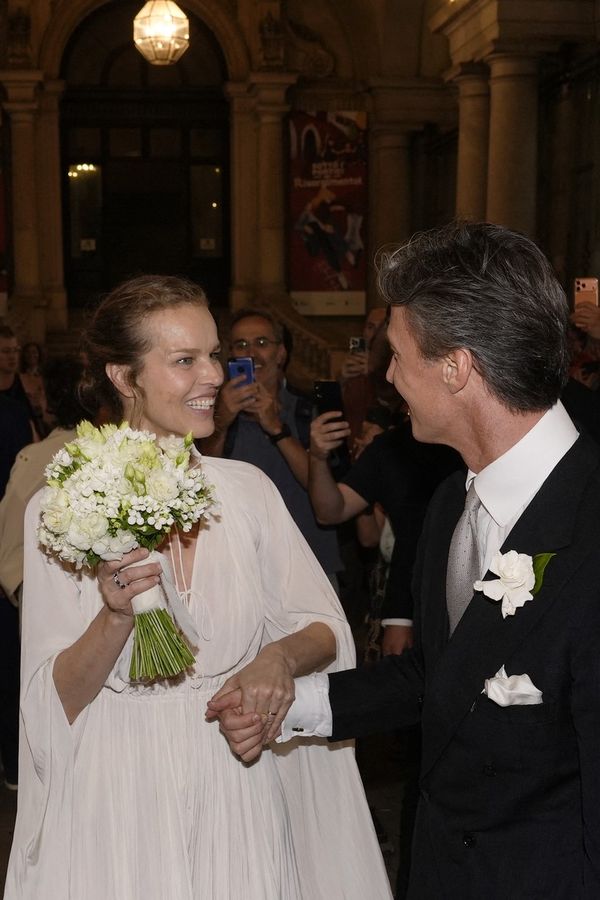 Smích a spousta lásky: Eva Herzigová ukázala krásné snímky ze svatby! Na prsteny si nechali vyrýt název slavné písně - fotka 1/1