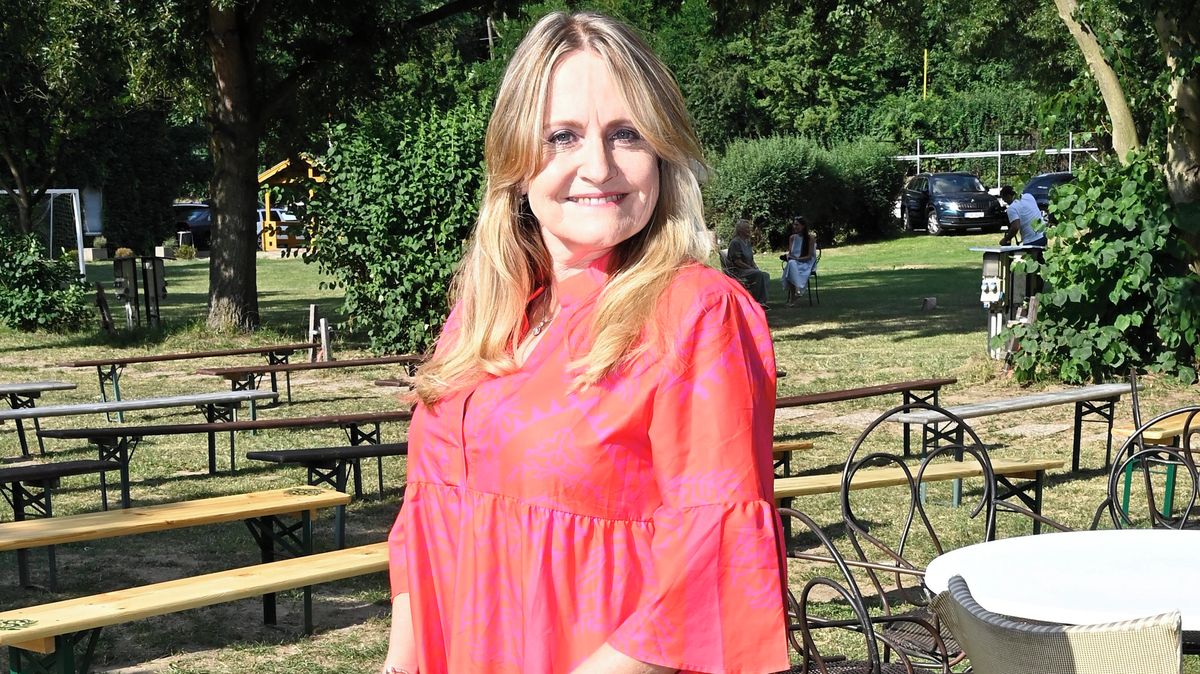 Po operaci konečně odložila berle: Blondýnka z Boty jménem Melichar musela zrušit většinu práce. Zbyl jí jen dabing