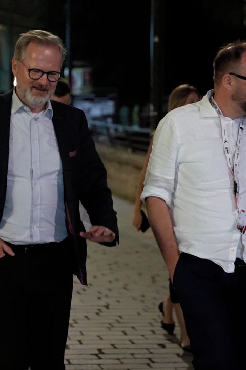 Ve Varech zapařil i vysmátý expremiér Fiala: Na festival vyrazil i Stanjura, ten se ale tvářil jako kakabus