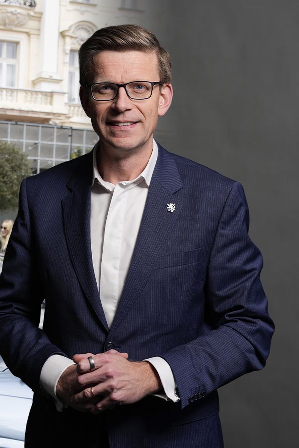Hranatý, arogantní křupan: Exministr Kupka se kvůli nehodě Turka dost rozčílil. Poslance vůbec nešetřil - fotka 1/1