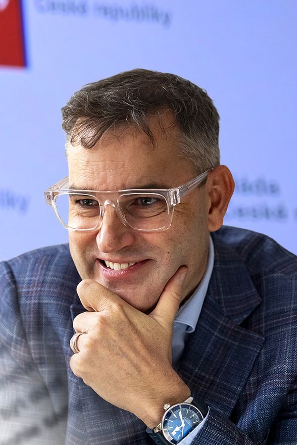 Glosa: Expert cupuje pokusy Schillerové o ekonomii. Alčo, nezlob se kvůli pravdě! - fotka 1/1