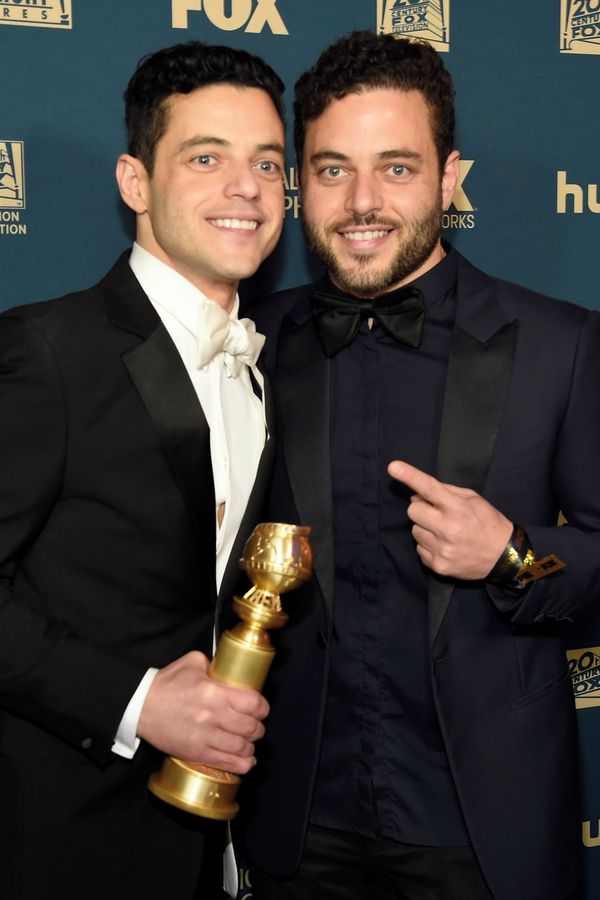 Věděli jste, že má Rami Malek identické dvojče? Bývali k nerozeznání, ale dnes vypadá každý úplně jinak! - fotka 1/1