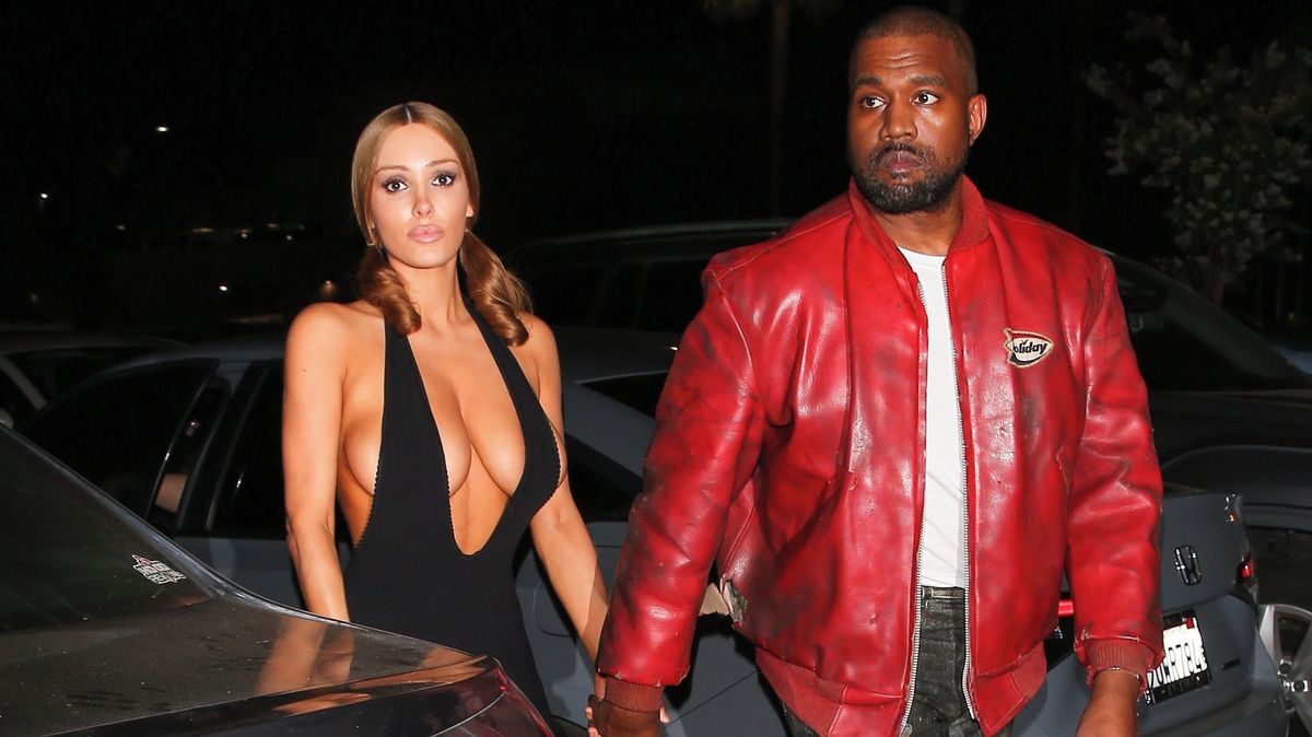 Líbačka s Kanyem a jazyky v hlavní roli: Bianca Censori zase jednou podráždila fanoušky