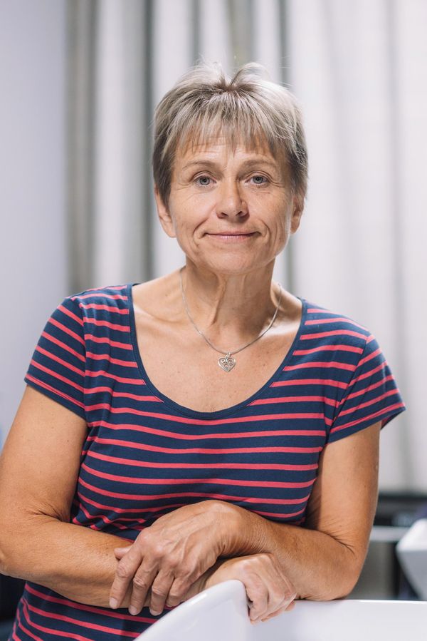 Pavla Tomicová po třiceti letech šokovala radikální změnou účesu: Šla nakrátko. Mrkněte, jak teď vypadá! - fotka 1/1