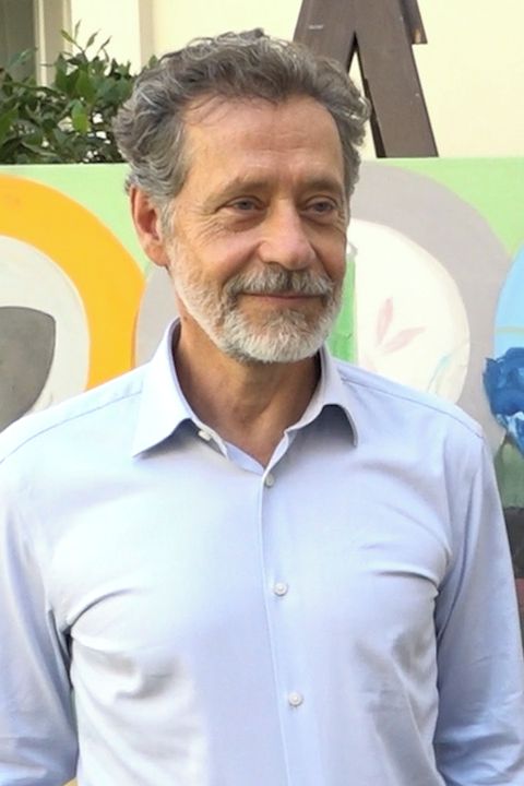 Herec Pavel Kříž se změnil k nepoznání. Z básníka Šafránka „vyrostl“ gentleman. Ale v saku ho v soukromí nepotkáte